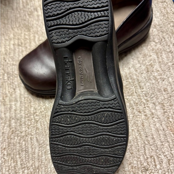 Women’s Dansko Brown Leather Professional Slip-On Clogs. Womens size 40 (US 10) - Picture 3 of 3